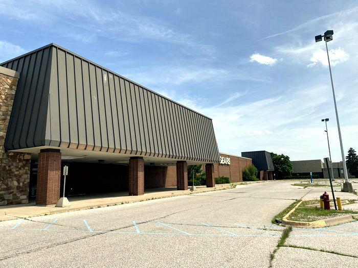 Fashion Square Mall - June 15 2022 Photo (newer photo)